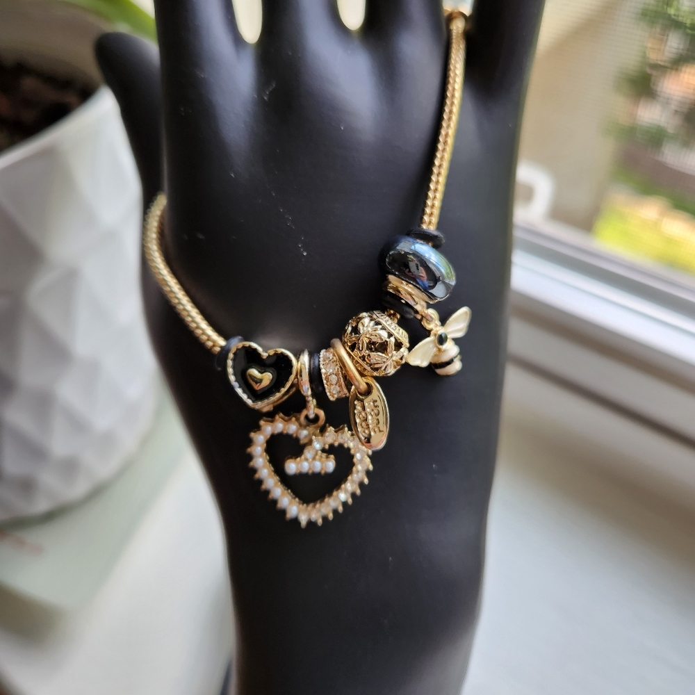 Elegant Gold Snake Chain Charm Bracelet with Crystal Heart & Bee - Picture 2 of 5